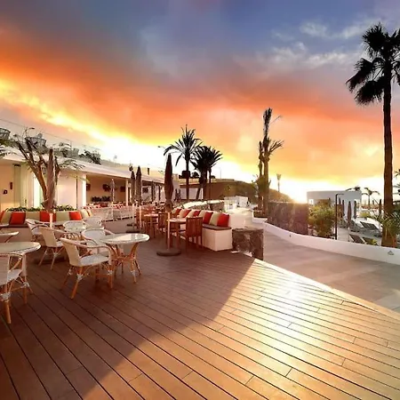 With Balcony And Pools In Playa Paraiso شقة أذيخي